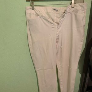 Old Navy White Jeans Diva collection. Size 10 🥰🎉